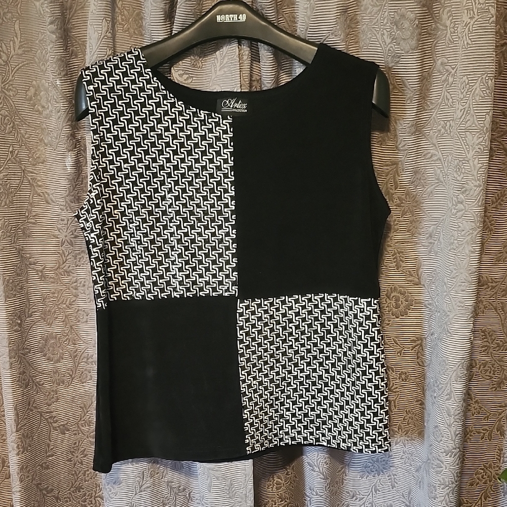 Chic Black and White Alia Patterned Tank Top